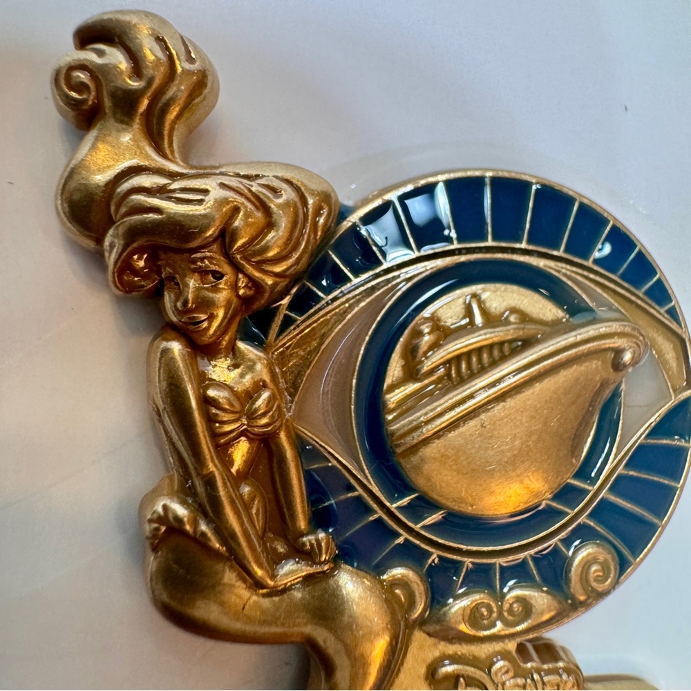 NWT. Disney Cruise Line (DCL) Atrium Statue Ariel pin for the Disney Wonder ship - Picture 3 of 9